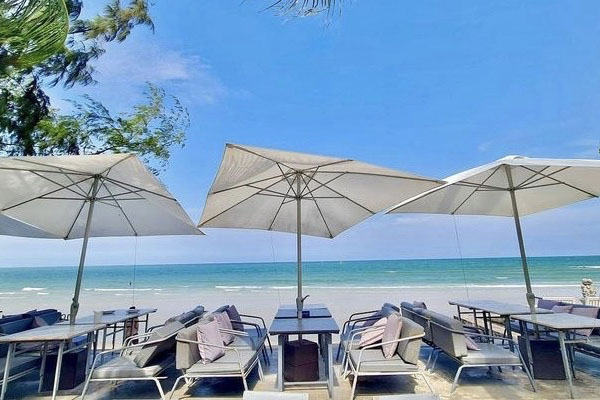 Living Room Bistro Hua Hin