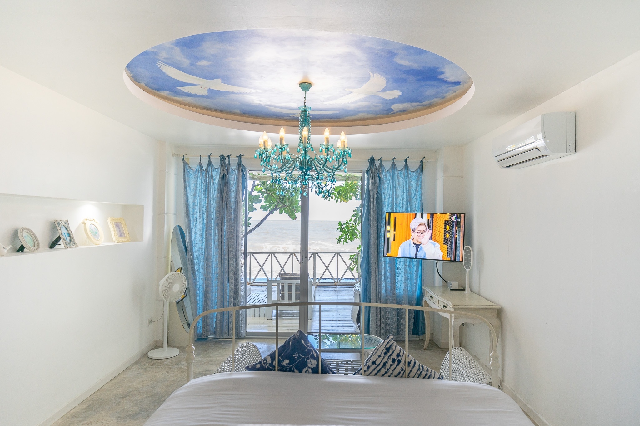 Room #9. Blue and White beachfront suit